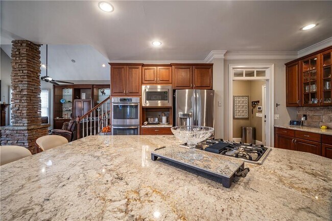 Building Photo - 5041 Towne Lake Hill N