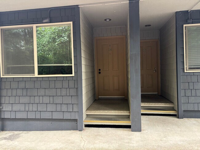 Building Photo - 5829 NE 75th St