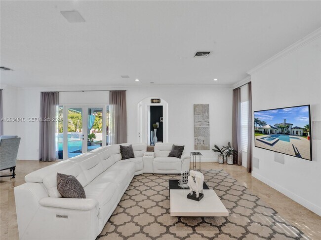 Building Photo - 14321 Jockey Cir