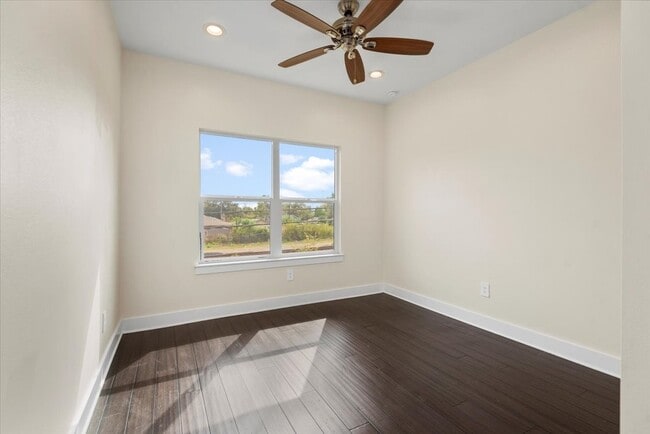 Building Photo - 2002 Lynnfield St