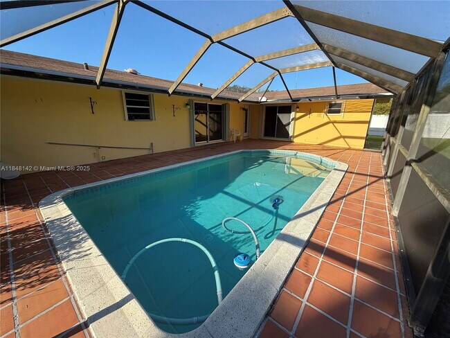 Building Photo - 9824 SW 123rd Terrace