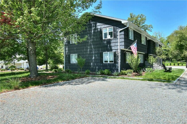 Building Photo - 42 Barberry Rd