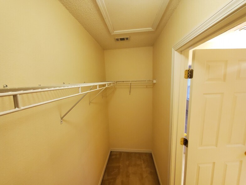 Master Bathroom walk-in closet - 5165 Victoria Dr