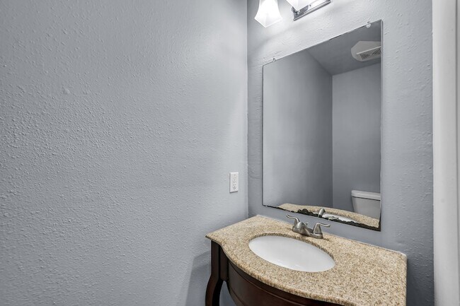 Building Photo - 7811 Holly Berry Ct