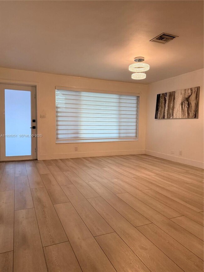 Building Photo - 2310 N 70th Ave