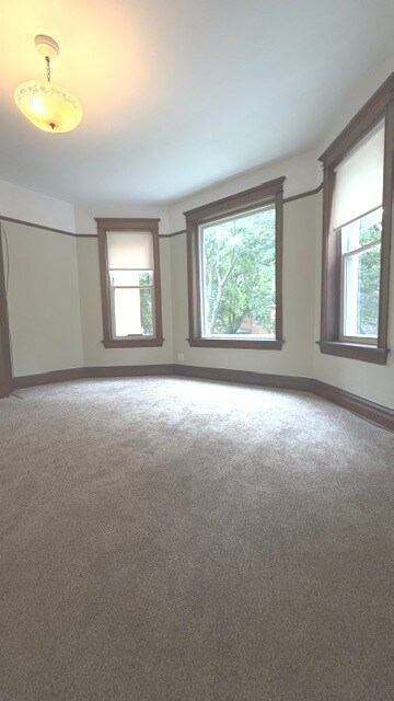 Building Photo - 4511 N Greenview Ave