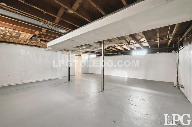 Building Photo - 3617 Homewood Ave