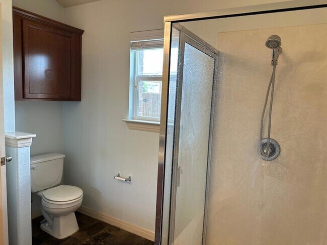 Building Photo - 218 Wildcat Dr