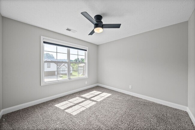 Building Photo - 169 Bonnell Dr