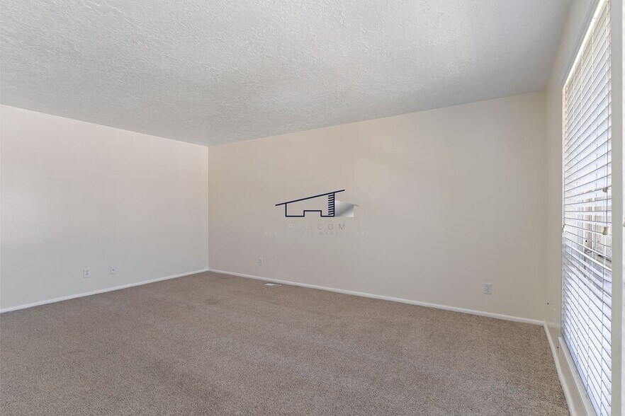 Building Photo - 4850 S 350 E