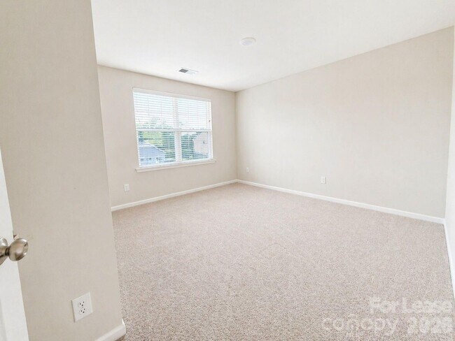 Building Photo - 15104 Moulin Ct Dr