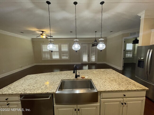 Building Photo - 1406 Sunset View Ln