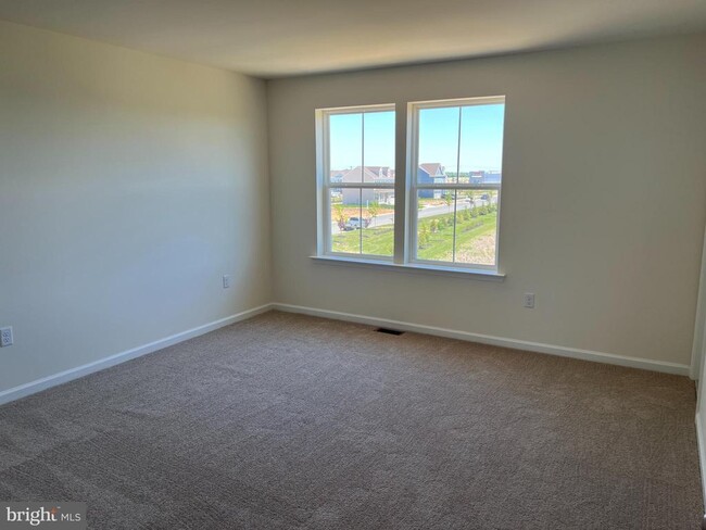 Building Photo - 756 Rosler Wy