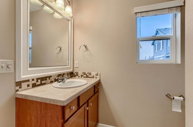 Building Photo - Beautiful 4-Bedroom Home in Prime Beaverton Location – Near Intel & Nike!
