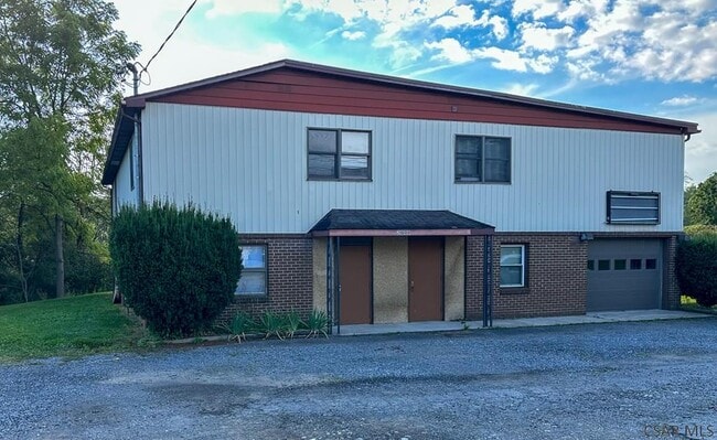 Building Photo - 2008 Forest Hills Dr