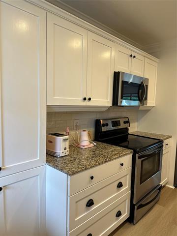 Building Photo - 10236 Regal Oaks Dr