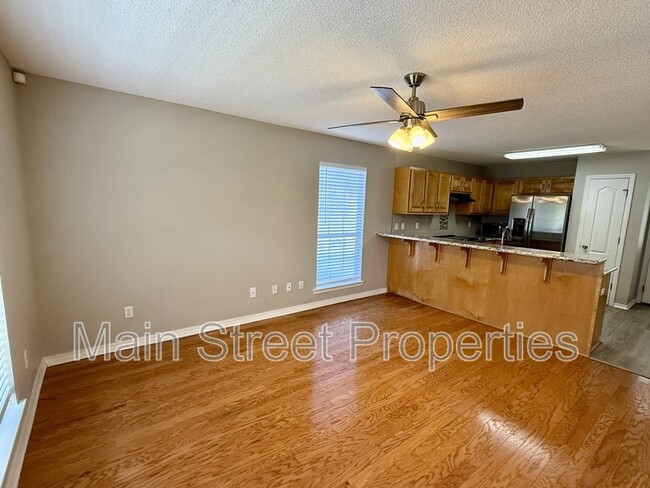 Building Photo - 2121 Pin High Dr