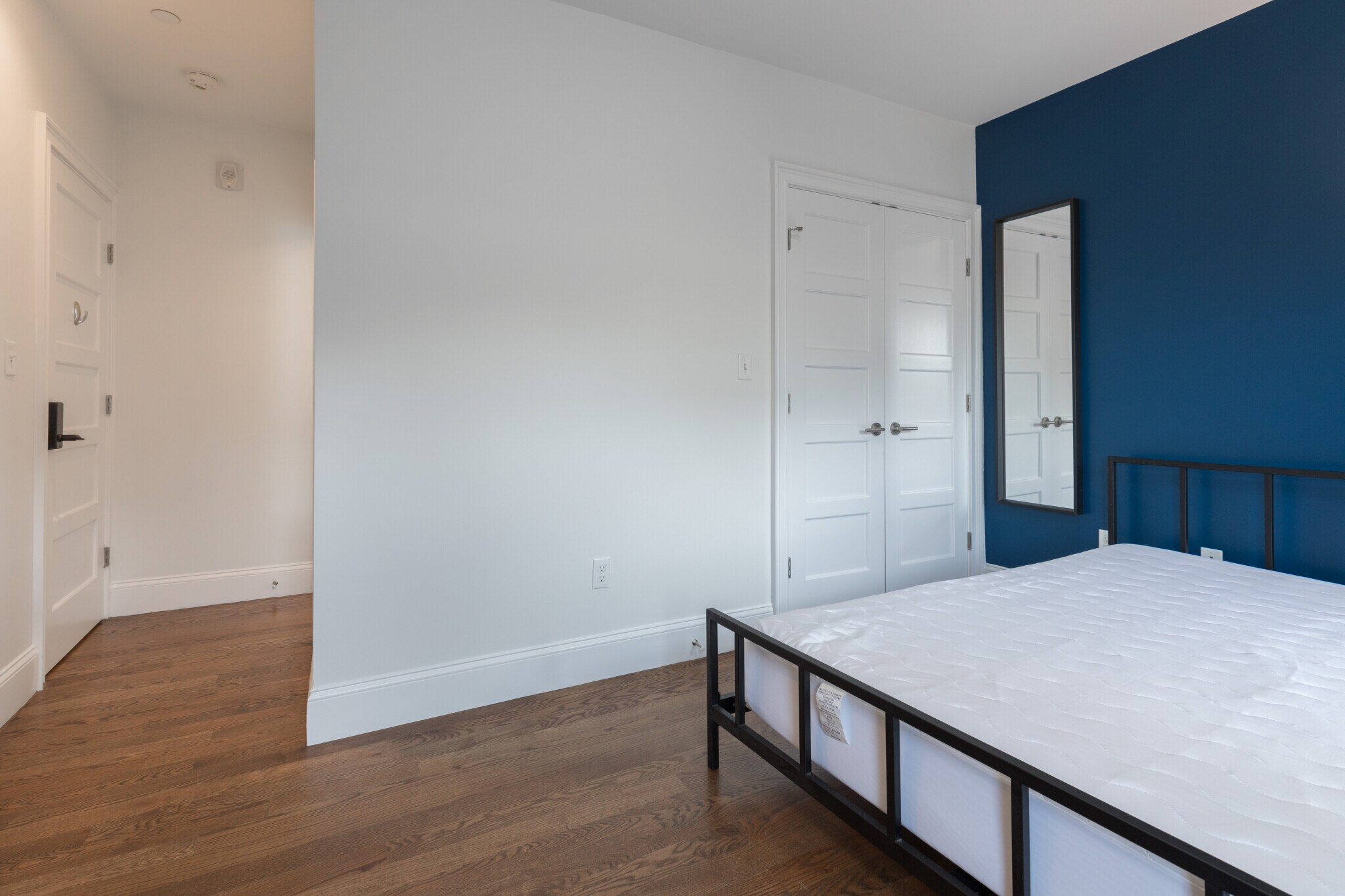 Building Photo - 121 Centre St