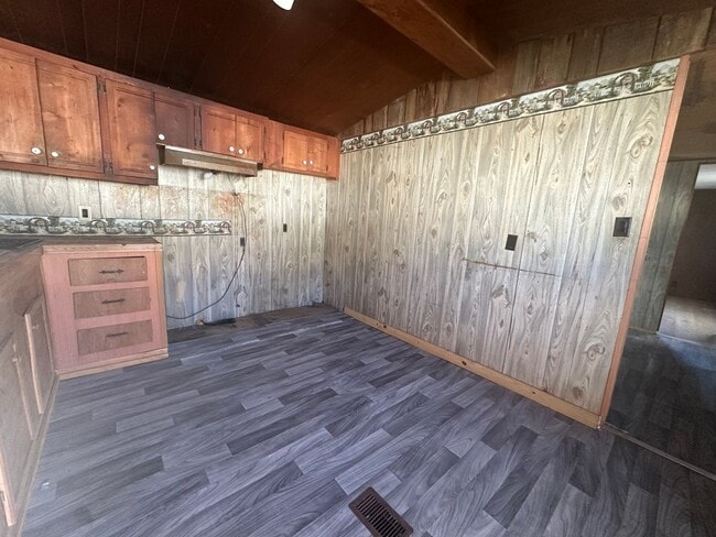 Building Photo - 450 Harmon Ln