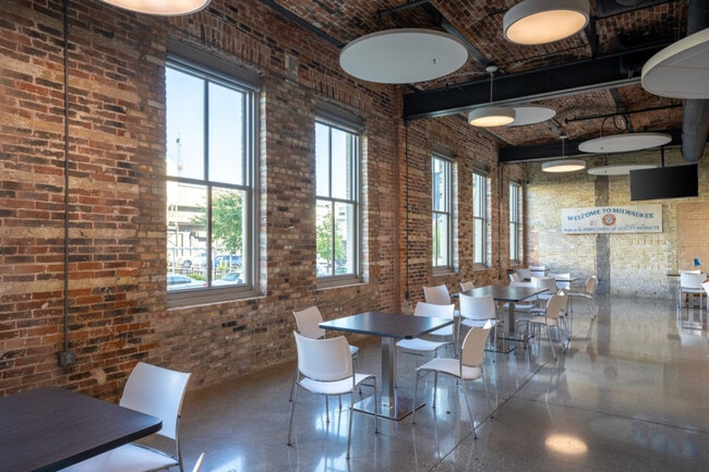 Building Photo - 1125 N 9th St