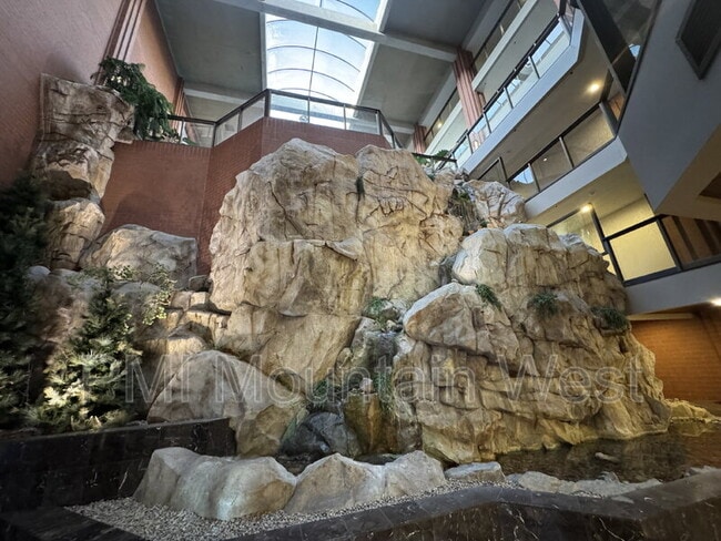 Building Photo - 171 E 3rd Ave