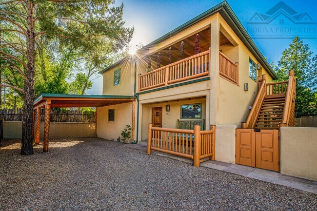 Building Photo - 659 Bishops Lodge Rd