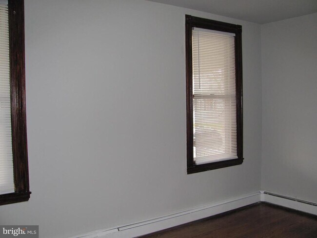 Building Photo - 516 Morgan Ave