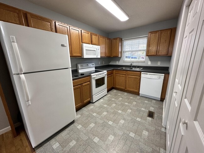 Building Photo - 2918 Patrick Ave