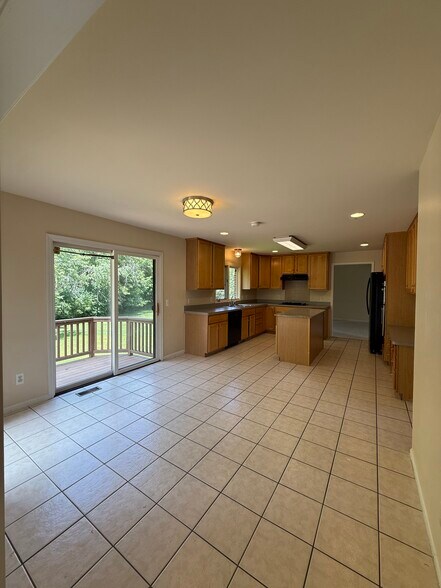 Building Photo - 7782 Watford Dr
