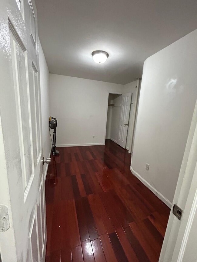 Building Photo - 1 bedroom in NEW YORK NY 10128