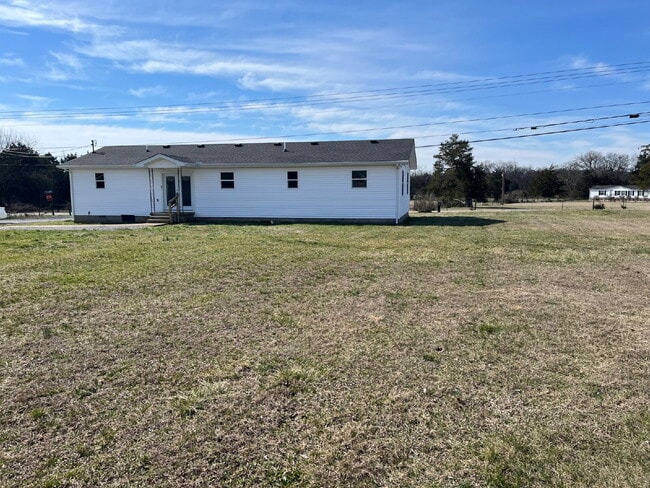 Building Photo - 9155 Concord Rd