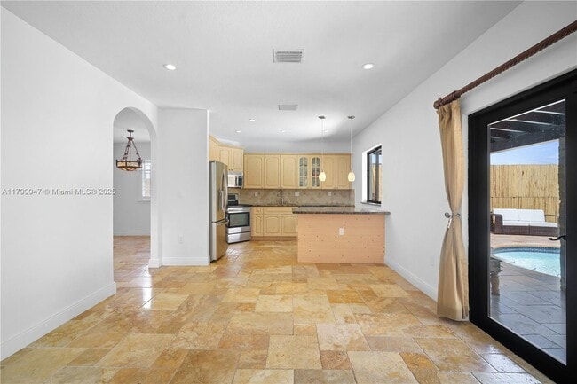 Building Photo - 9101 SW 41st St