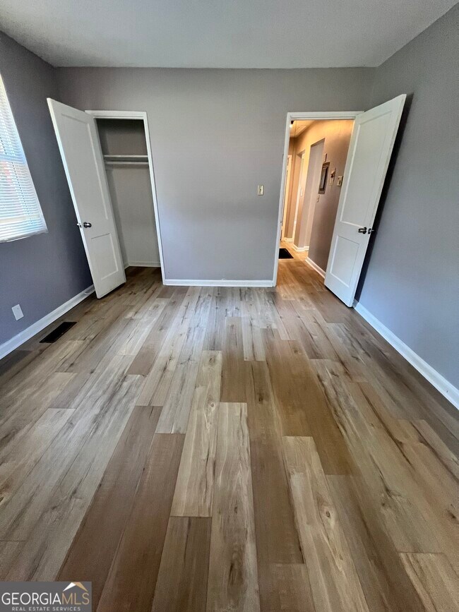 Building Photo - 2032 Dellwood Pl