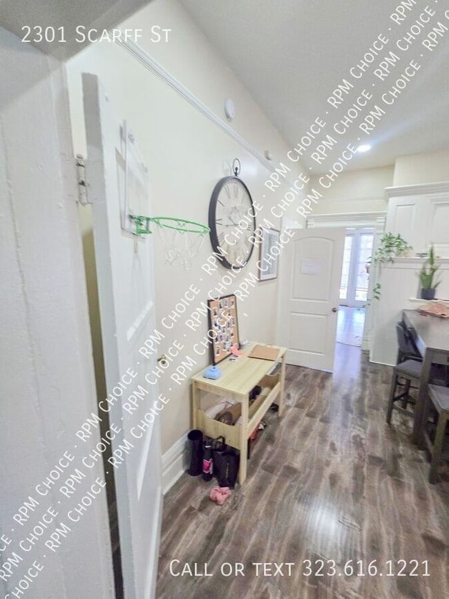 Building Photo - 2301 Scarff St