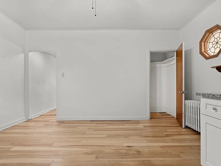 Building Photo - 179 Frank St