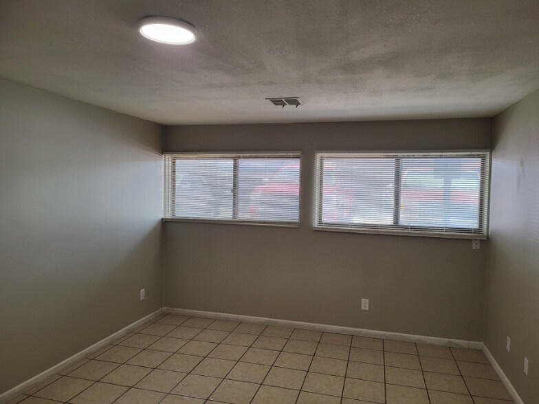 Building Photo - 1325 N Meridian Ave