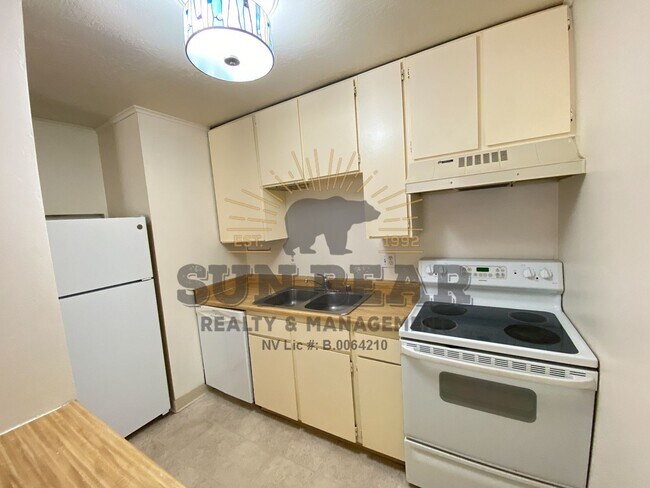 Building Photo - 872 Tanager St