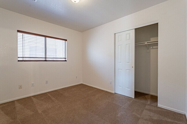 Building Photo - Spacious Oro Valley 4-Bedroom Rental with ...