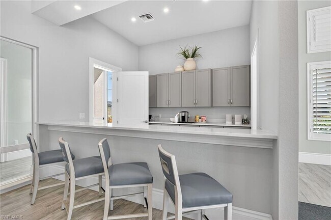 Building Photo - 286 Indies Dr E