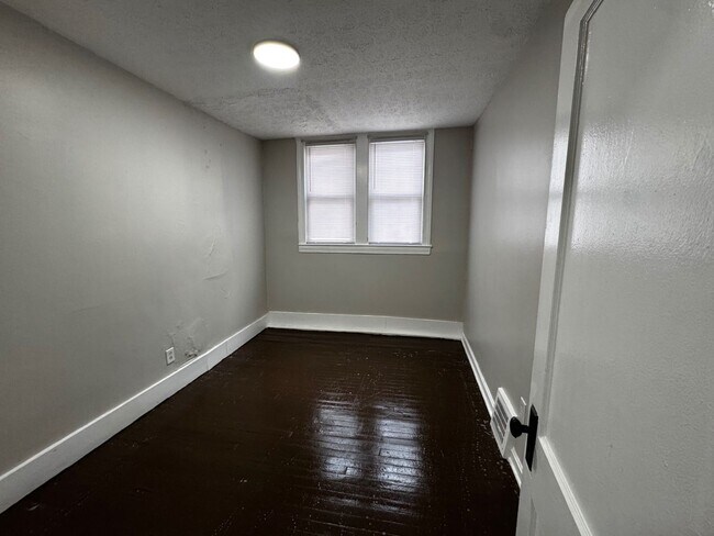 Building Photo - 395 E 152nd St