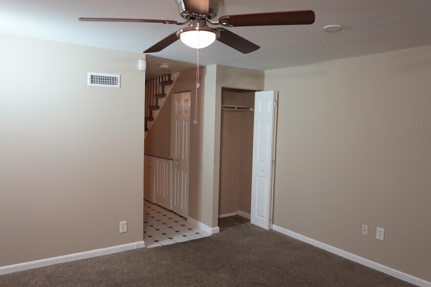Building Photo - 7936 Wynbrook Rd