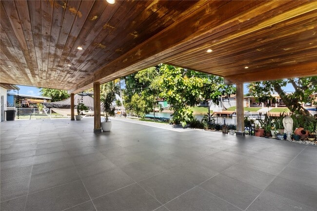 Building Photo - 10981 SW 47th St