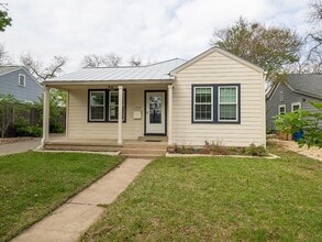 Building Photo - 1026 E 44th St