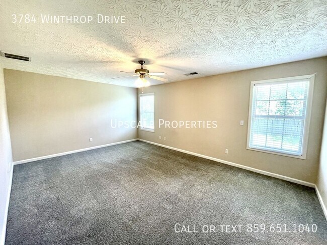 Building Photo - 3784 Winthrop Dr
