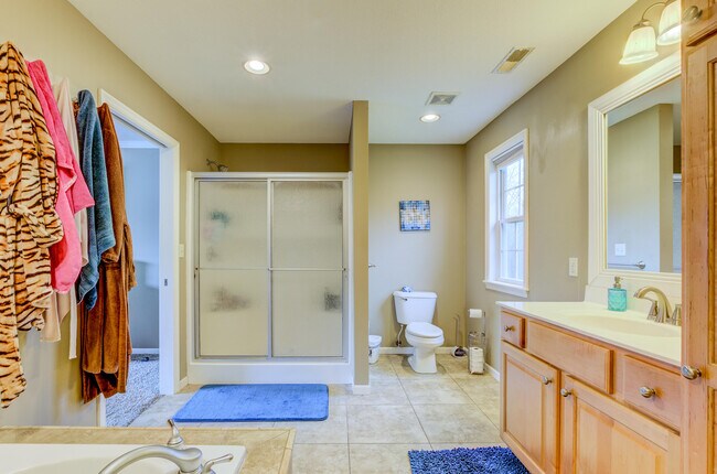 Building Photo - 107 Bogie Hills Dr