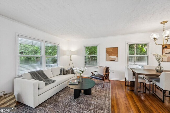 Building Photo - 1136 Gilbert St SE