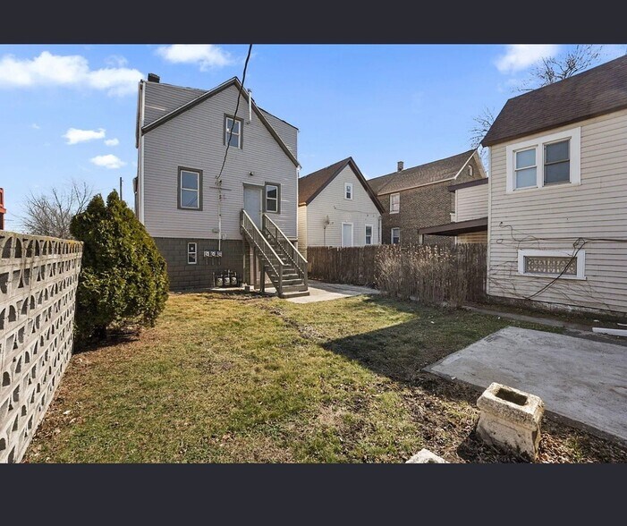 Building Photo - 3906 Catalpa St