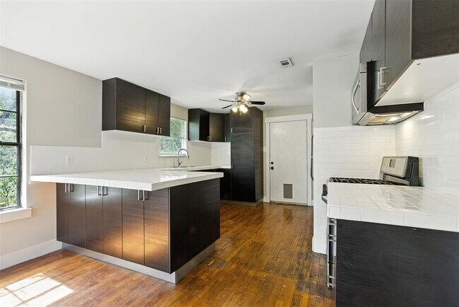 Building Photo - 3303 Dalton St