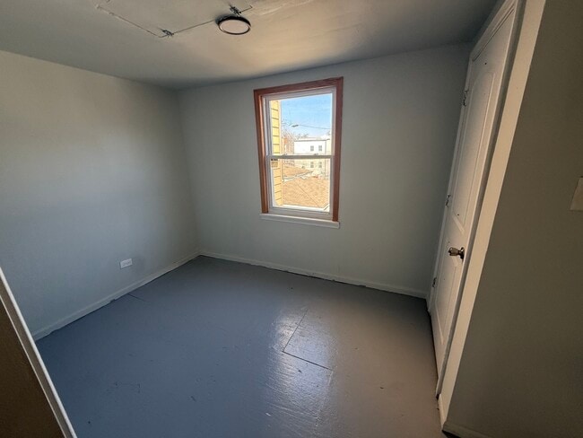 Building Photo - 411 N Hamlin Ave