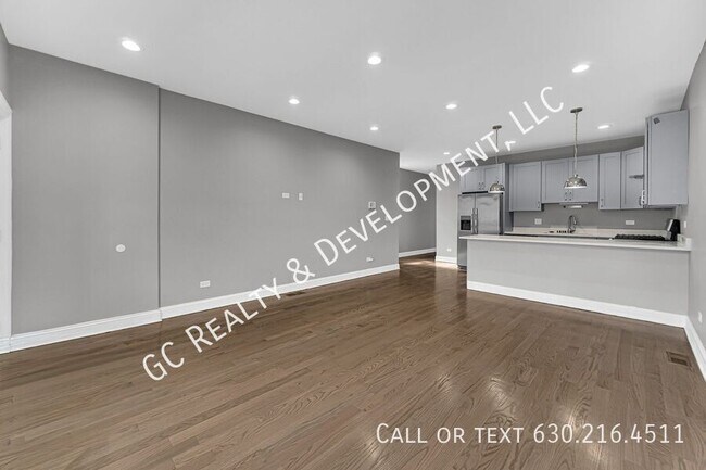 Building Photo - 1048 N Lawndale Ave